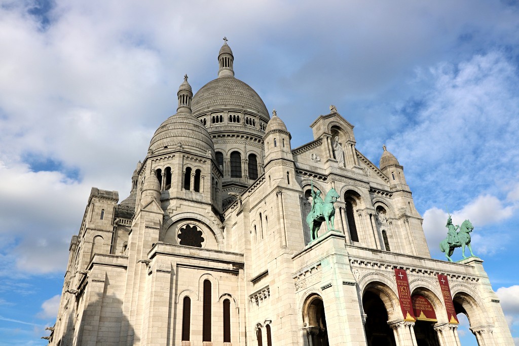 parijs france frankrijk eifeltoren basilique du Sacre coeur Arc de Triomphe Opera Garnier paris place concorde notre dame kathedraal kerk louvre museum basiliek